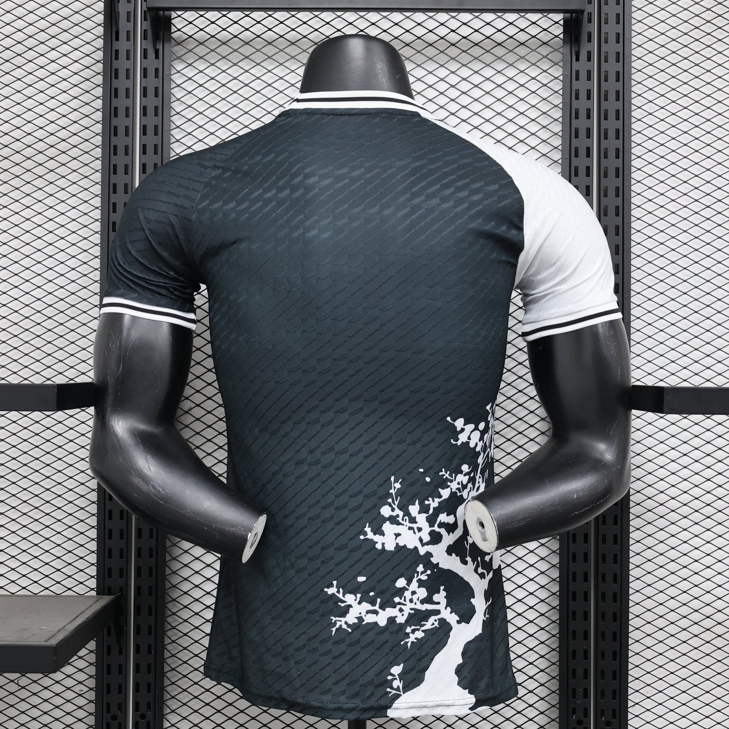 JAPAN LIMITED EDITION XXXIII 24/25 MAN (GAMER VERSION)